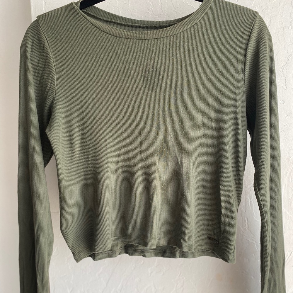 green long sleeved shirt